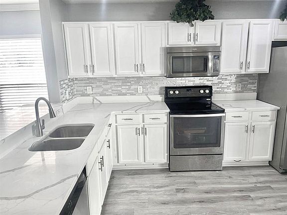 2nd image of 501 Flower Fields Ln
