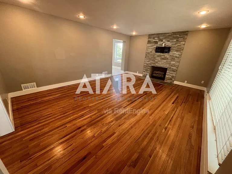 2362 E Bryan Ave — Photo 6
