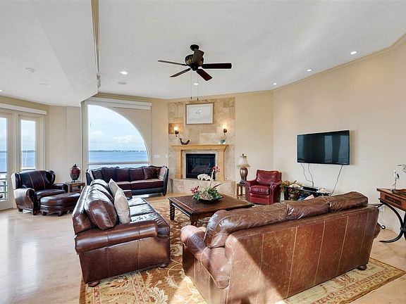 4th image of 131 Le Port Dr