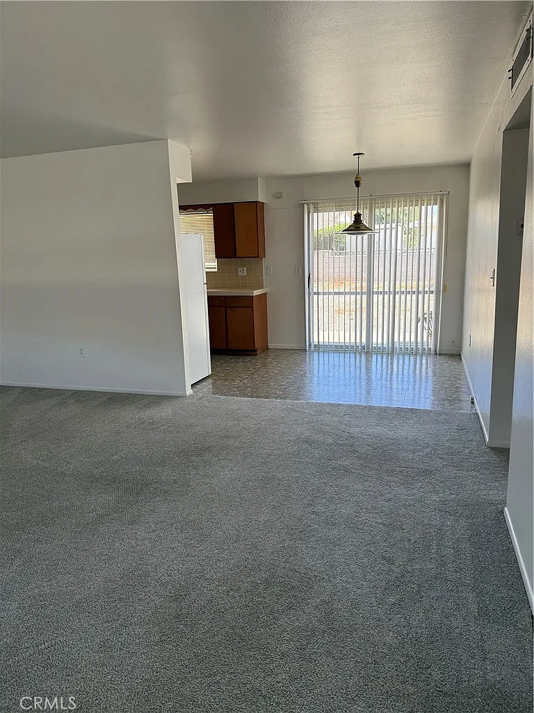 2 bed, 1055 sqft, $1,825 — Photo 4
