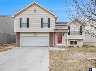 19627 V St, Omaha, NE 68135