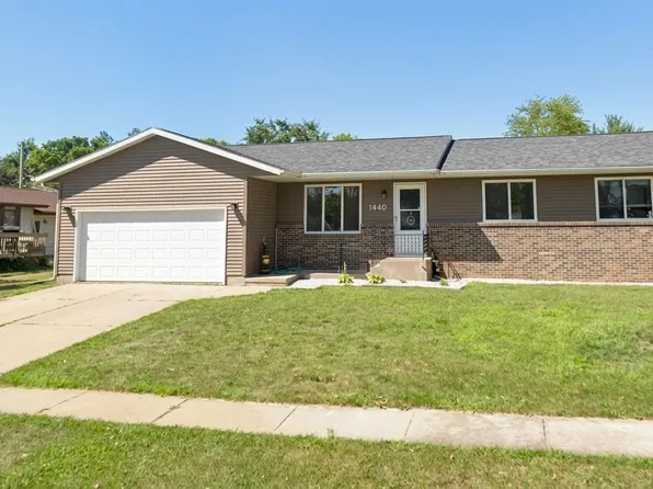 1440 17th Ave, Marion, IA 52302