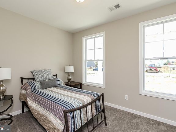 spare bedroom