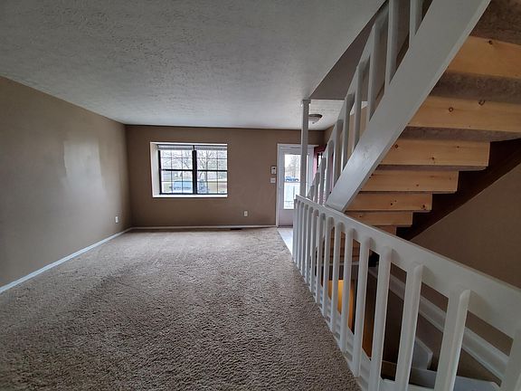 5th image of 832 Noddymill Ln W