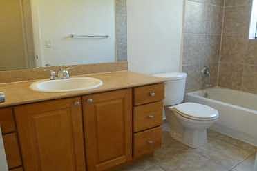 3rd image of 828 Lake Ave N APT 6