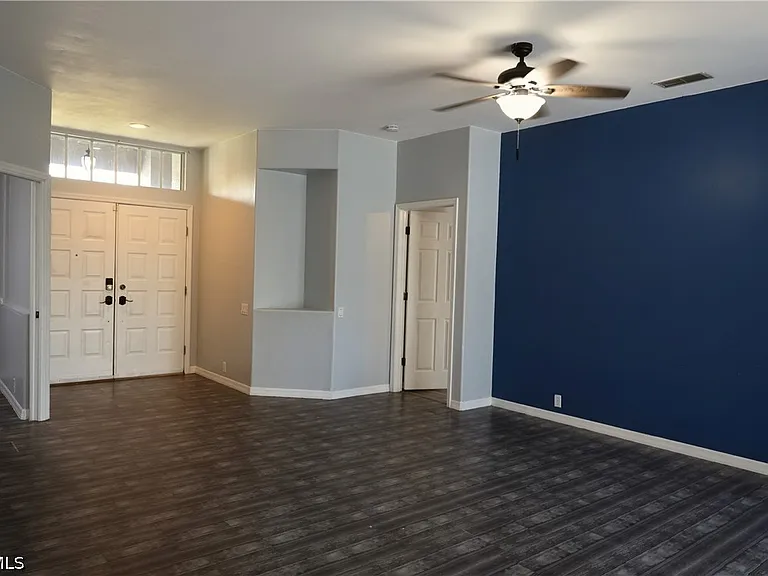 563 Chamonix Ave S — Photo 14