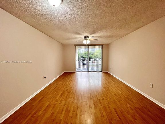 3rd image of 8353 Lake Dr APT 208