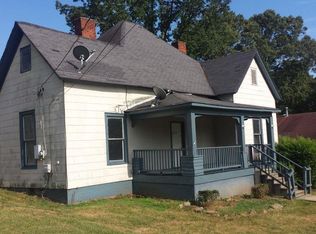 239 1st St SE, Hickory, NC 28602