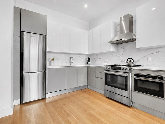 3rd image of 5-26 47th Ave #2A