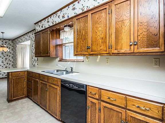 5th image of 506 S Orchid Dr