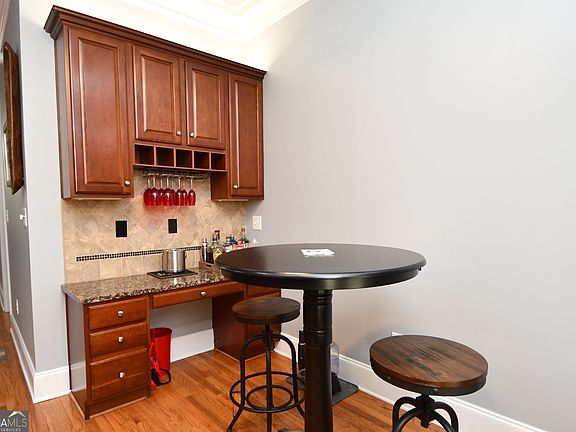5th image of 2305 S Lumpkin St Unit 13