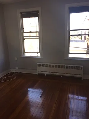 Rented by Alexiou Realty | media 19