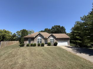 305 Fay Ct E, Pleasant View, TN 37146