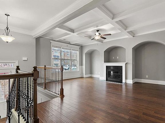 4th image of 1325 Jardin Ct