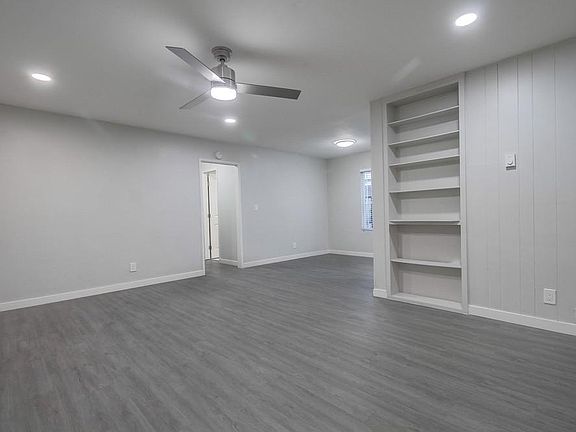 4th image of 4330 53rd St #11