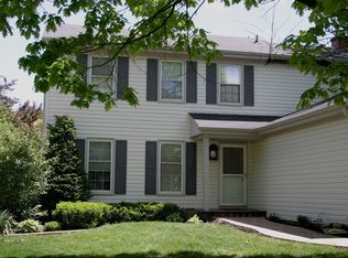874 Shambliss Ln, Buffalo Grove, IL 60089