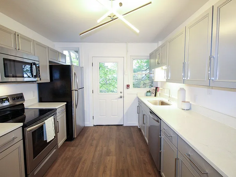 522 Stewart Ave — Photo 103