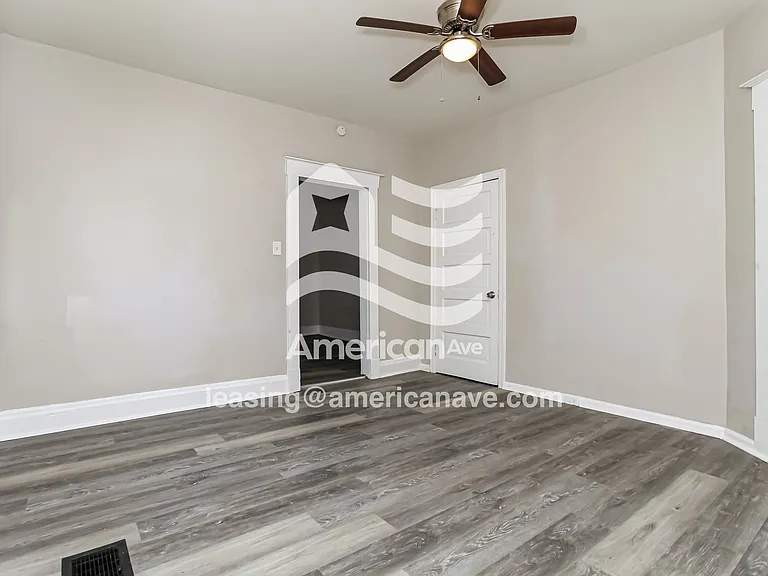 88400_009_wm_-_main_bedroom_13533508.jpg