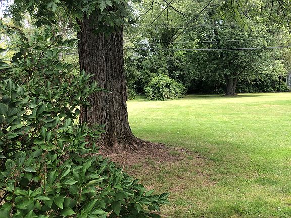 4th image of 26648 W Huron River Dr