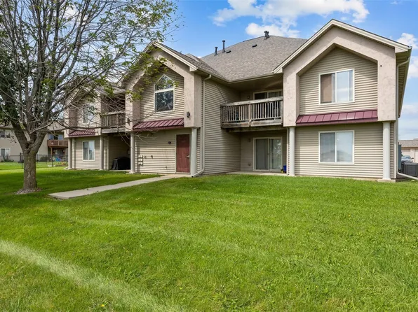1020 240th St #8, North Liberty, IA 52317