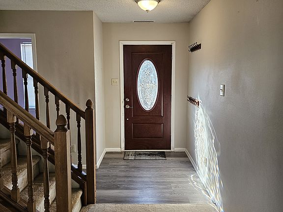 Entry/Foyer