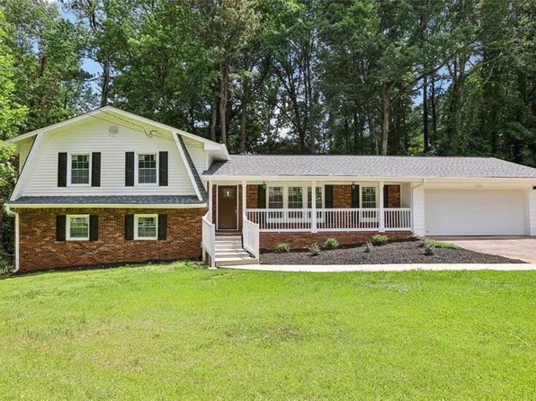 6000 Malibu Dr, Morrow, GA 30260