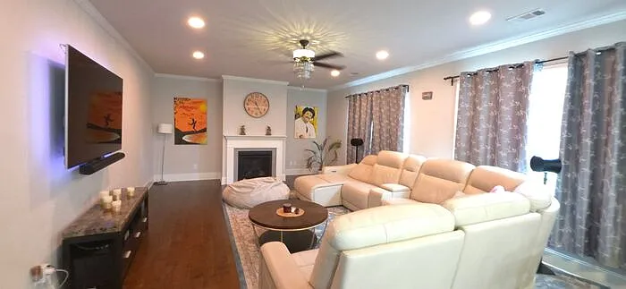 4358 Mantova Dr NE — Photo 3