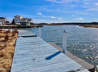 142 S Commodore Dr, Little Egg Harbor, NJ 08087