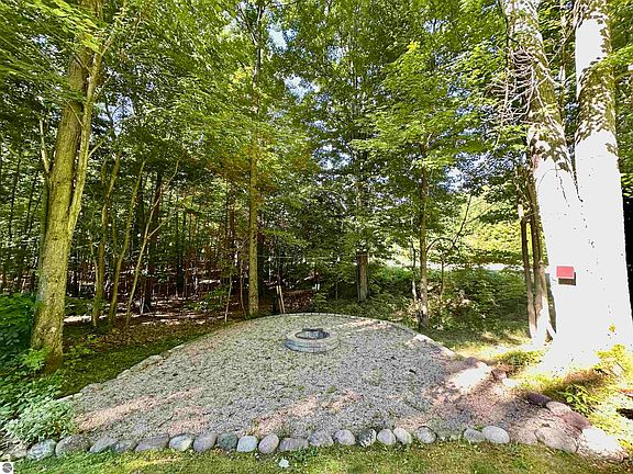 5th image of 8500 Bent Pine Dr