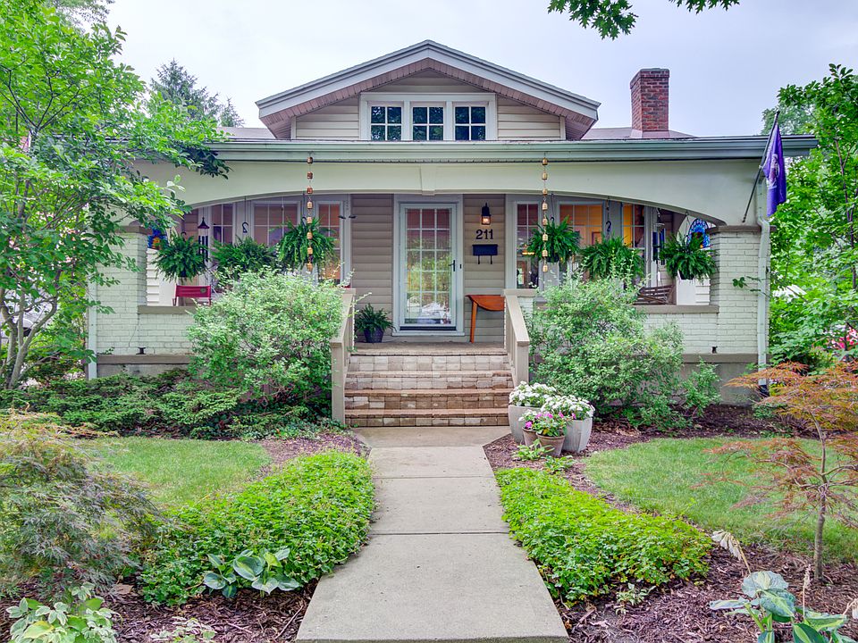1st image of 211 Corona Ave