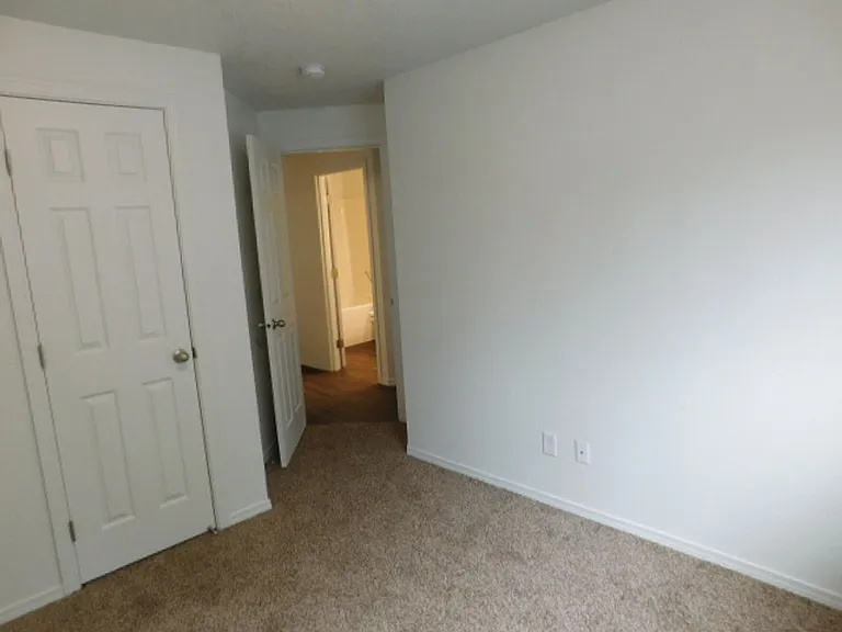 888 Creek Ct NW — Photo 10