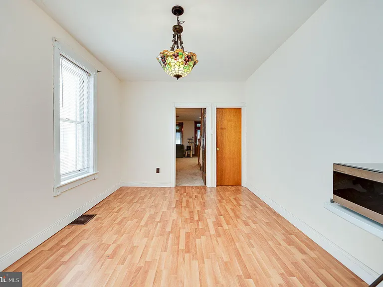 126 E Washington St — Photo 8