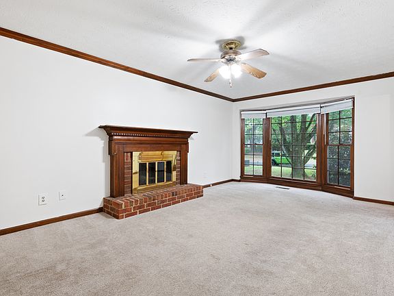 3rd image of 189 Knollwood Dr NW