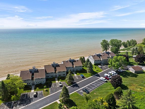 2nd image of 130 Summit Beach Dr #D