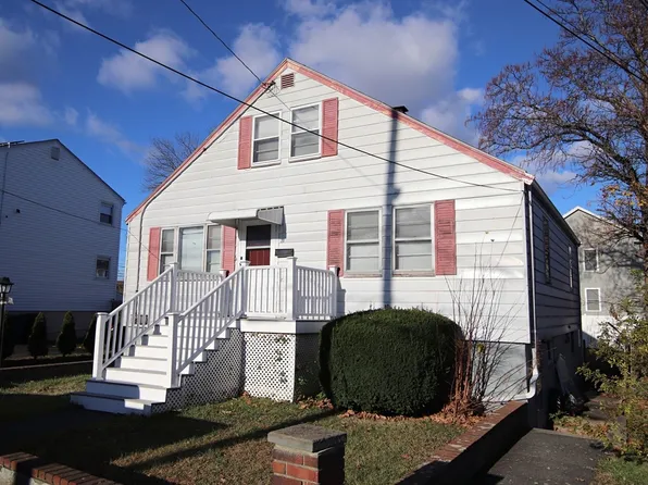 20 Lantern Rd, Revere, MA 02151