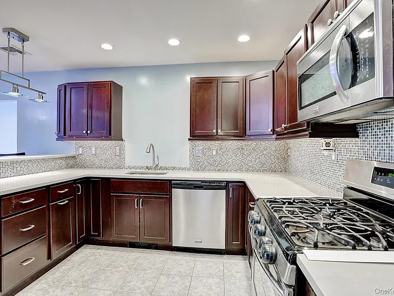 6 Hemlock Ln — Photo 12