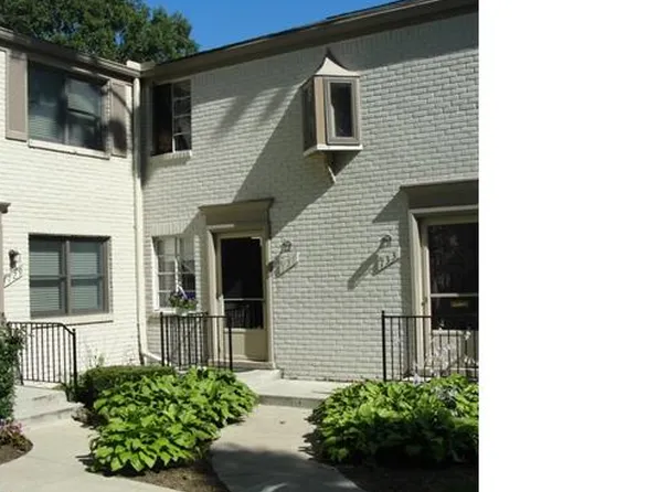 731 N Eton St #1, Birmingham, MI 48009