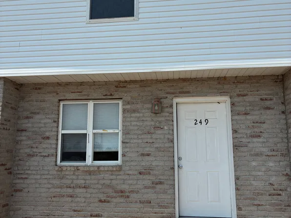 249 E Terrace Ct, Sparta, MO 65753