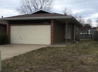 735 W Edgewood St, Springfield, MO 65807