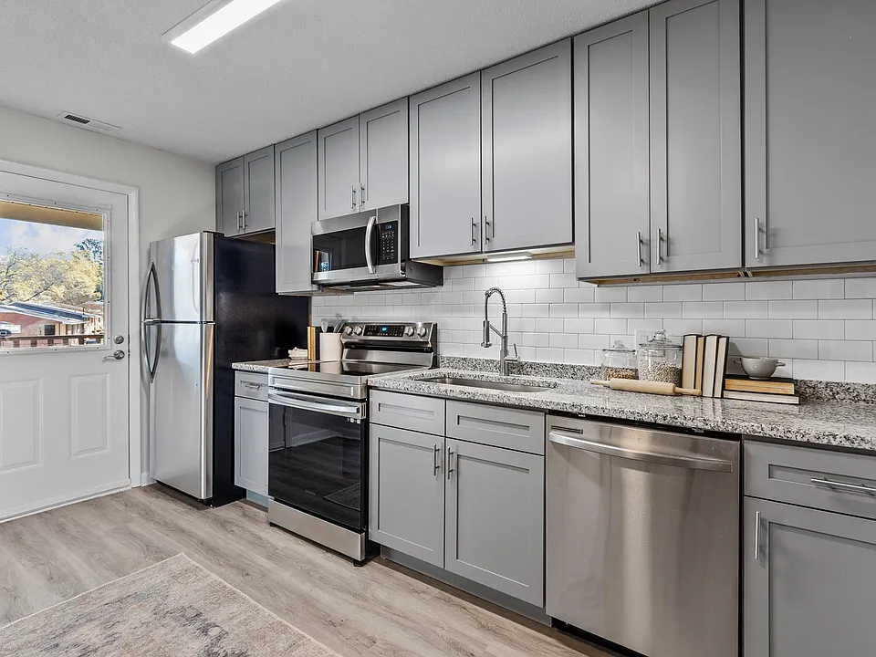 West Oak Apartments