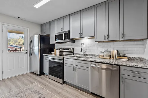 West Oak Apartments Photo 1