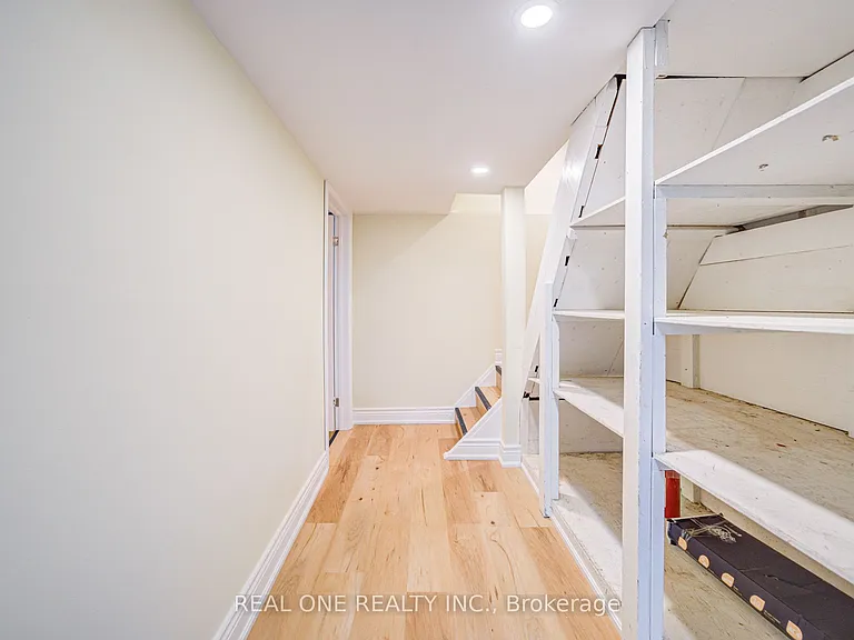 4052 Saint James Ave — Photo 36