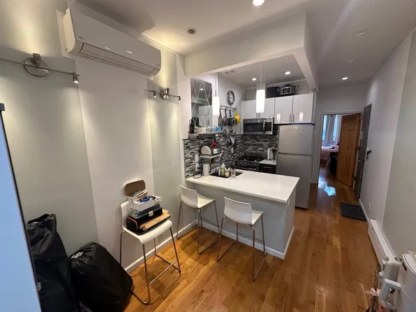 234 Eckford Street image 1 of 9