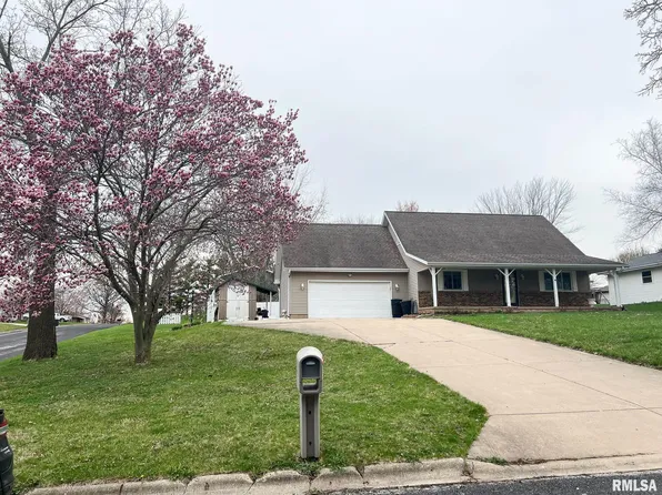 1904 Mitchell Dr, Eureka, IL 61530