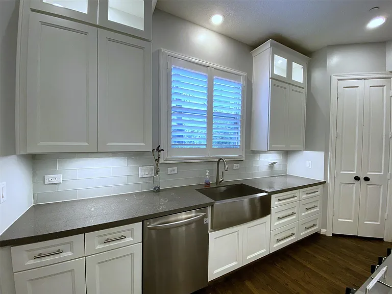 1012 Crocker St — Photo 21