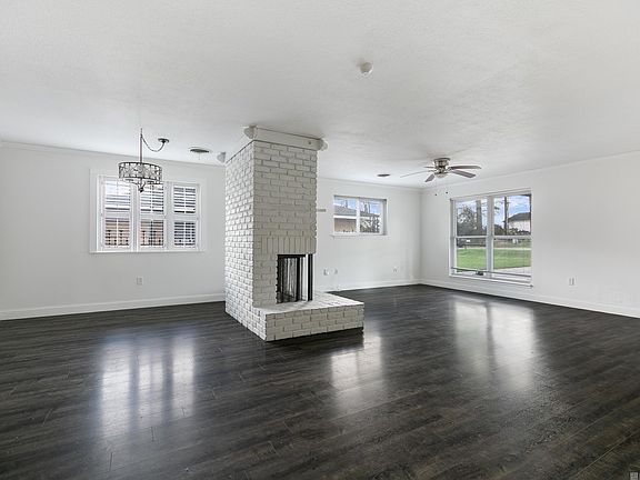 4th image of 15530 Tiger Bend Rd