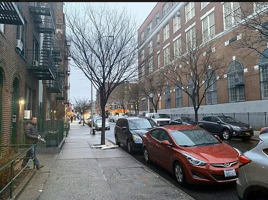 Rented by RealTegrity NY LLC | media 35