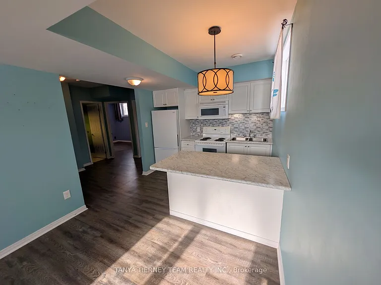 70 Freeland Ave — Photo 13