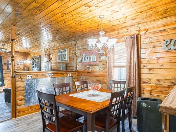 3rd image of 500 Pinewood