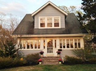 205 Oakwood Ave., Bayport, NY 11705